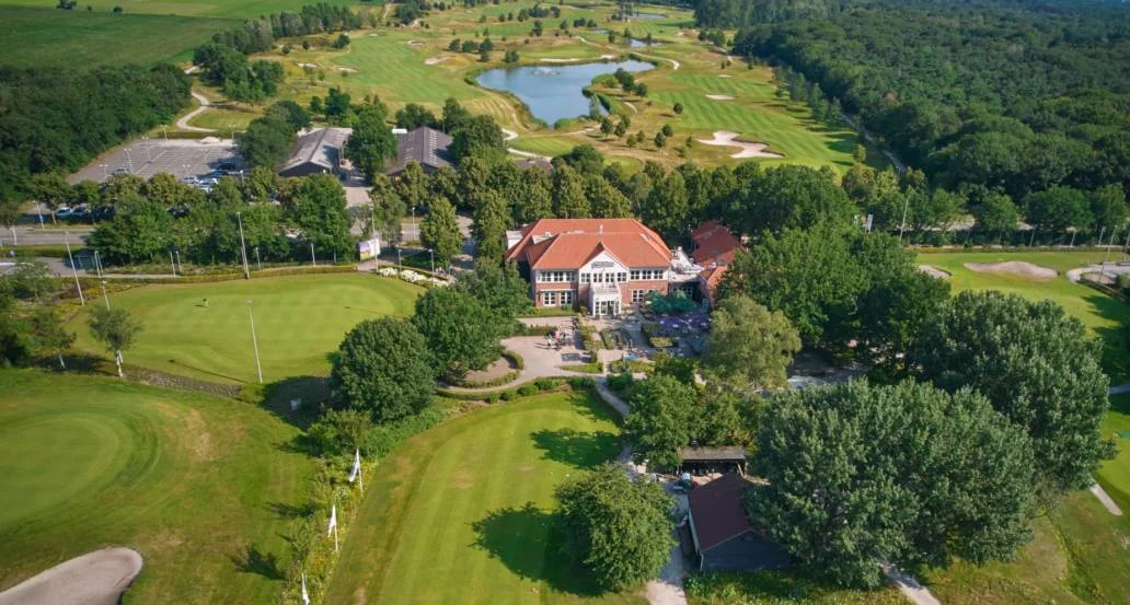 The clubhouse at Prise d'Eau